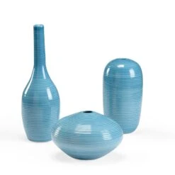 Leon Vases