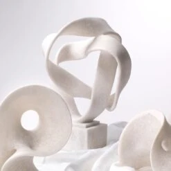 Intertwined Object On Stand - Off White -Best Decoration Shop 4c9af7dd637631d60efa0004500c0dff0e41801b full