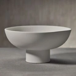 Kumasi White Ceramic Footed Bowl 8 Kumasi White Ceramic Footed Bowl -Best Decoration Shop zodax ch 6352