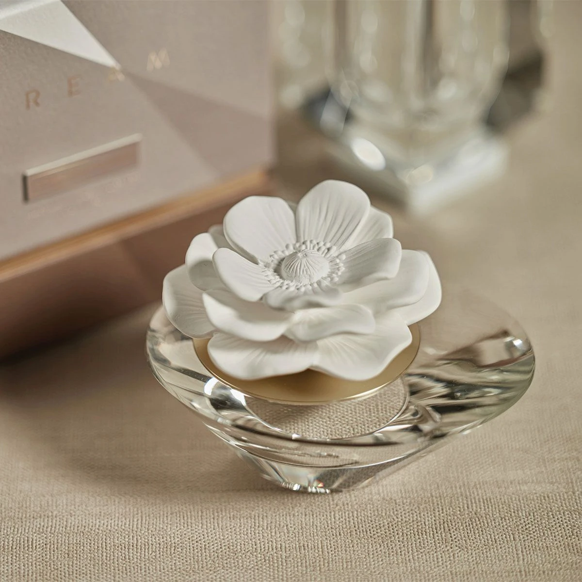 Dream Mini- Crystal Edition Porcelain Diffuser - Grapefruit Flower 4 Dream Mini- Crystal Edition Porcelain Diffuser - Grapefruit Flower - Image 2